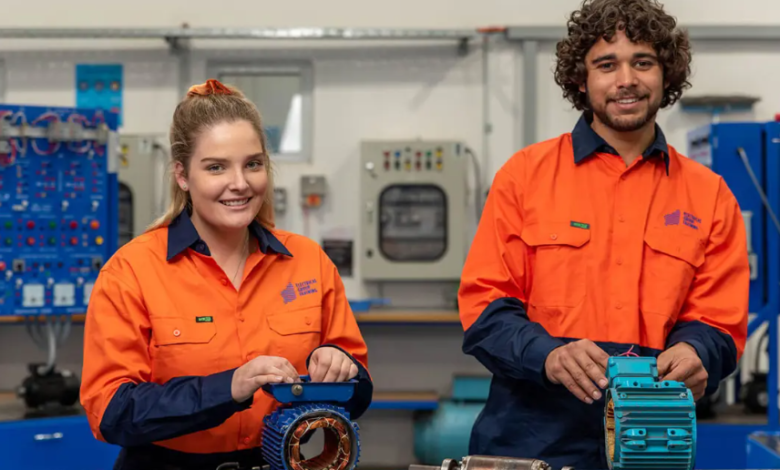 Mastering Electrician Training: From First Steps to Professional Competence